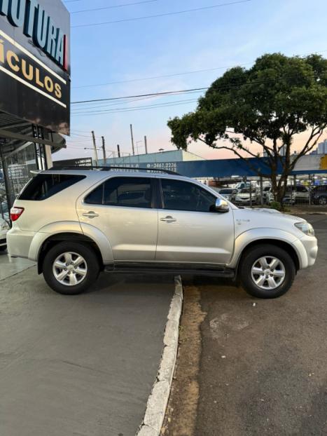 TOYOTA Hilux SW4 3.0 16V 4P SRV 4X4 7 LUGARES TURBO DIESEL AUTOM�TICO, Foto 2