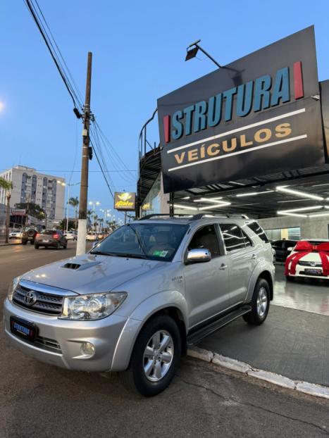 TOYOTA Hilux SW4 3.0 16V 4P SRV 4X4 7 LUGARES TURBO DIESEL AUTOM�TICO, Foto 7