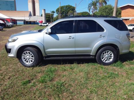 TOYOTA Hilux SW4 3.0 16V 4P SRV 4X4 7 LUGARES TURBO DIESEL AUTOM�TICO, Foto 7