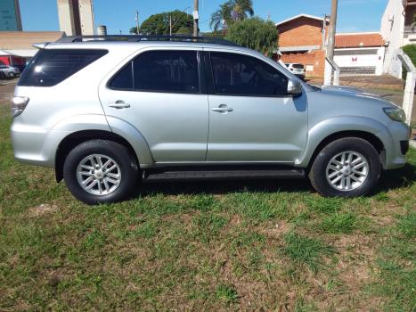 TOYOTA Hilux SW4 3.0 16V 4P SRV 4X4 7 LUGARES TURBO DIESEL AUTOM�TICO, Foto 8