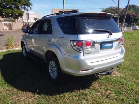 TOYOTA Hilux SW4 3.0 16V 4P SRV 4X4 7 LUGARES TURBO DIESEL AUTOM�TICO, Foto 9