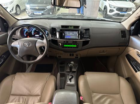 TOYOTA Hilux SW4 3.0 16V 4P SRV 4X4 7 LUGARES TURBO DIESEL AUTOM�TICO, Foto 8