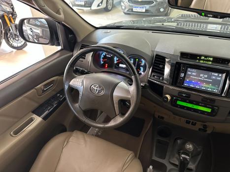 TOYOTA Hilux SW4 3.0 16V 4P SRV 4X4 7 LUGARES TURBO DIESEL AUTOM�TICO, Foto 9