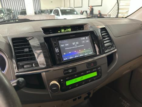 TOYOTA Hilux SW4 3.0 16V 4P SRV 4X4 7 LUGARES TURBO DIESEL AUTOM�TICO, Foto 12