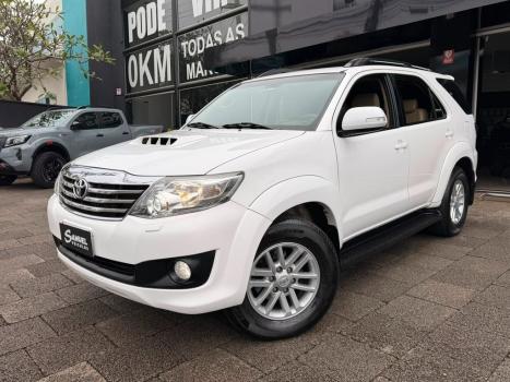 TOYOTA Hilux SW4 3.0 16V 4P 4X4 SRV TURBO DIESEL, Foto 3