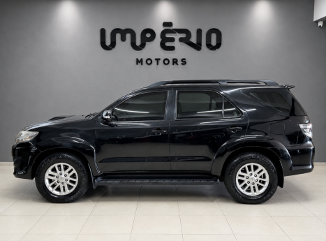 TOYOTA Hilux SW4 3.0 V6 12V 4P SRV 4X4 TURBO DIESEL AUTOM�TICO, Foto 4
