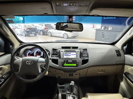TOYOTA Hilux SW4 3.0 V6 12V 4P SRV 4X4 TURBO DIESEL AUTOM�TICO, Foto 5