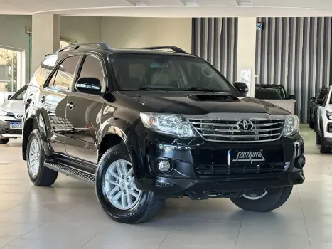 TOYOTA Hilux SW4 3.0 16V 4P SRV 4X4 7 LUGARES TURBO DIESEL AUTOM�TICO, Foto 3