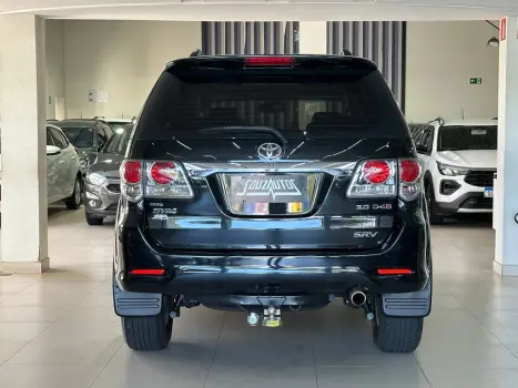 TOYOTA Hilux SW4 3.0 16V 4P SRV 4X4 7 LUGARES TURBO DIESEL AUTOM�TICO, Foto 4