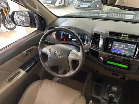 TOYOTA Hilux SW4 3.0 16V 4P SRV 4X4 7 LUGARES TURBO DIESEL AUTOM�TICO, Foto 8