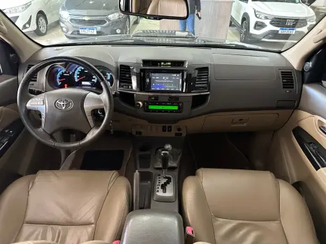TOYOTA Hilux SW4 3.0 16V 4P SRV 4X4 7 LUGARES TURBO DIESEL AUTOM�TICO, Foto 9