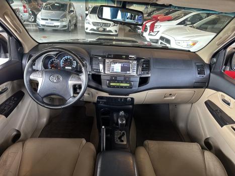 TOYOTA Hilux SW4 3.0 V6 12V 4P SRV 4X4 TURBO DIESEL AUTOM�TICO, Foto 2