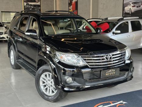 TOYOTA Hilux SW4 3.0 V6 12V 4P SRV 4X4 TURBO DIESEL AUTOM�TICO, Foto 3