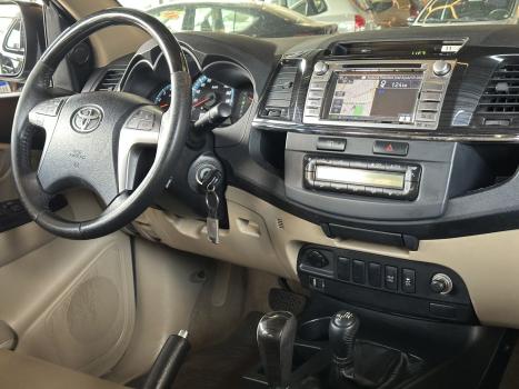 TOYOTA Hilux SW4 3.0 V6 12V 4P SRV 4X4 TURBO DIESEL AUTOM�TICO, Foto 6