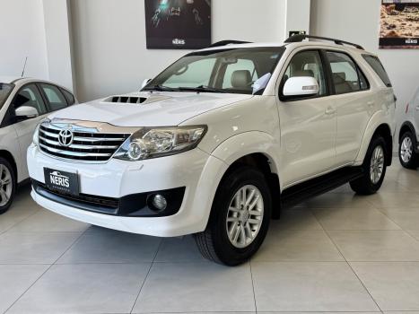 TOYOTA Hilux SW4 3.0 16V 4P SRV 4X4 TURBO DIESEL AUTOM�TICO, Foto 1