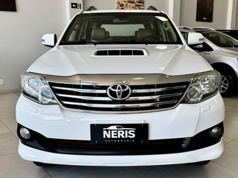 TOYOTA Hilux SW4 3.0 16V 4P SRV 4X4 TURBO DIESEL AUTOM�TICO, Foto 2