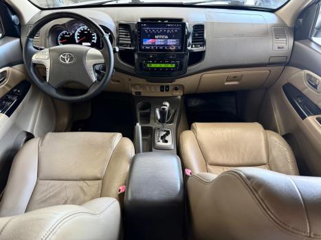 TOYOTA Hilux SW4 3.0 16V 4P SRV 4X4 TURBO DIESEL AUTOM�TICO, Foto 10