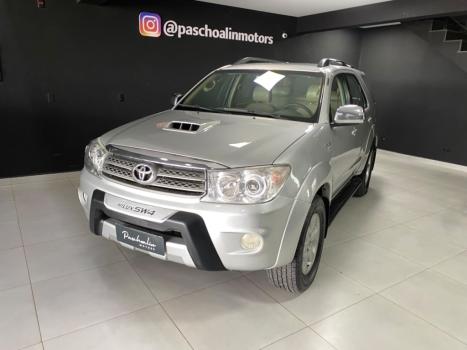 TOYOTA Hilux SW4 3.0 16V 4P SRV 4X4 7 LUGARES TURBO DIESEL AUTOMÁTICO, Foto 4