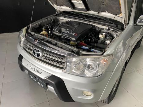 TOYOTA Hilux SW4 3.0 16V 4P SRV 4X4 7 LUGARES TURBO DIESEL AUTOMÁTICO, Foto 17