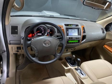 TOYOTA Hilux SW4 3.0 16V 4P SRV 4X4 7 LUGARES TURBO DIESEL AUTOMÁTICO, Foto 20