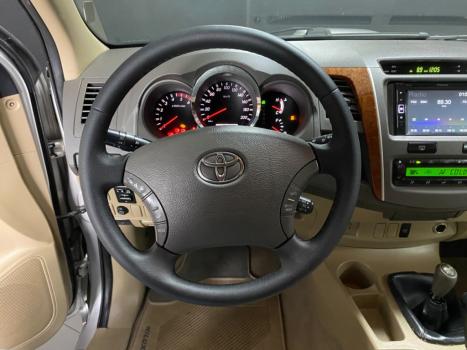 TOYOTA Hilux SW4 3.0 16V 4P SRV 4X4 7 LUGARES TURBO DIESEL AUTOMÁTICO, Foto 24