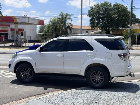 TOYOTA Hilux SW4 3.0 V6 12V 4P SRV TURBO DIESEL AUTOMÁTICO, Foto 4