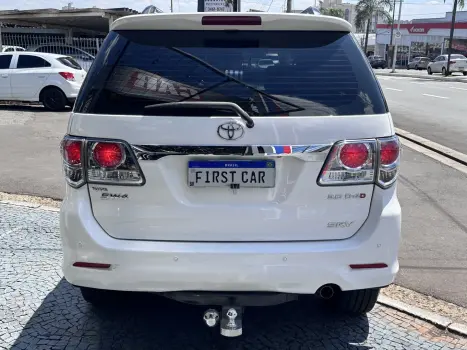 TOYOTA Hilux SW4 3.0 V6 12V 4P SRV TURBO DIESEL AUTOMÁTICO, Foto 6