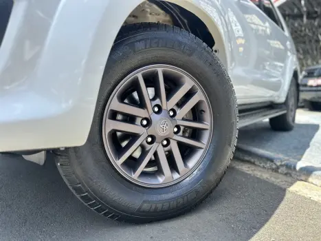TOYOTA Hilux SW4 3.0 V6 12V 4P SRV TURBO DIESEL AUTOMÁTICO, Foto 7