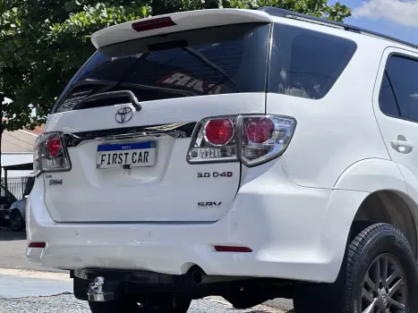 TOYOTA Hilux SW4 3.0 V6 12V 4P SRV TURBO DIESEL AUTOMÁTICO, Foto 9
