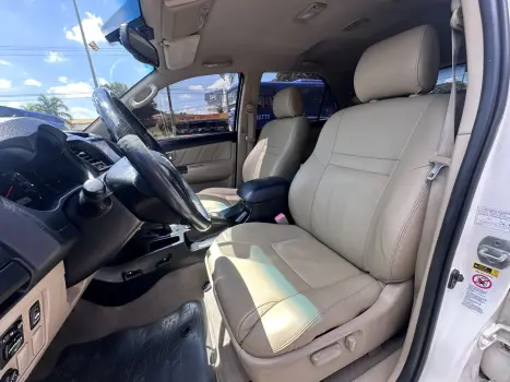 TOYOTA Hilux SW4 3.0 V6 12V 4P SRV TURBO DIESEL AUTOMÁTICO, Foto 13