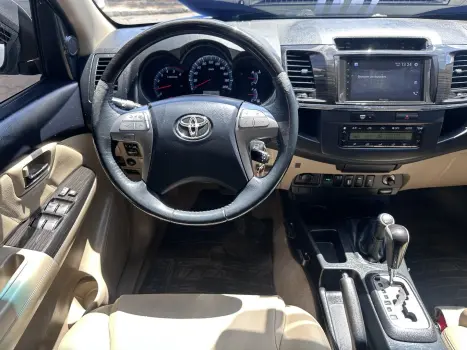 TOYOTA Hilux SW4 3.0 V6 12V 4P SRV TURBO DIESEL AUTOMÁTICO, Foto 19