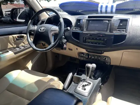TOYOTA Hilux SW4 3.0 V6 12V 4P SRV TURBO DIESEL AUTOMÁTICO, Foto 21