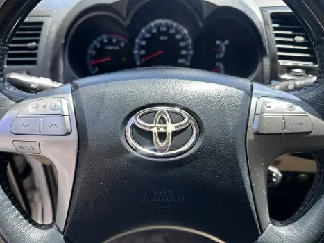TOYOTA Hilux SW4 3.0 V6 12V 4P SRV TURBO DIESEL AUTOMÁTICO, Foto 22