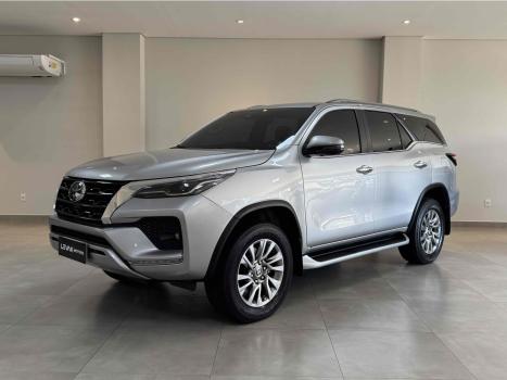 TOYOTA Hilux SW4 , Foto 1