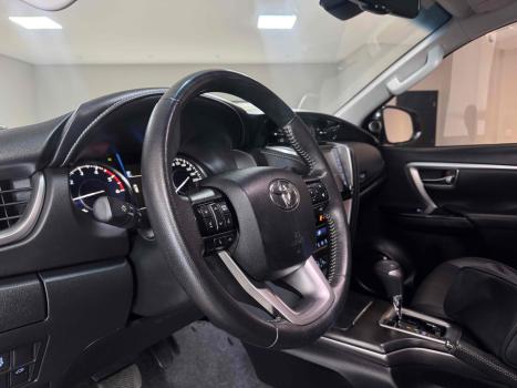 TOYOTA Hilux SW4 , Foto 5