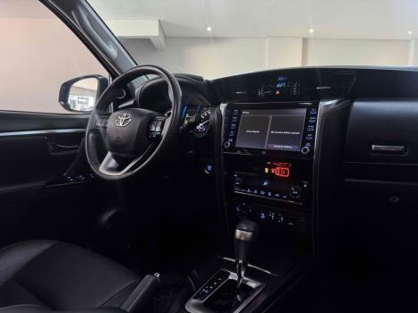 TOYOTA Hilux SW4 , Foto 6