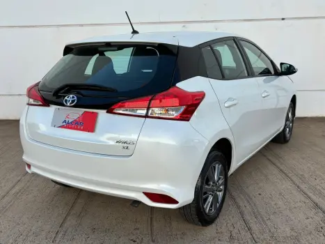 TOYOTA Yaris Hatch 1.3 16V 4P FLEX XL PLUS TECH MULTIDRIVE AUTOMTICO CVT, Foto 2