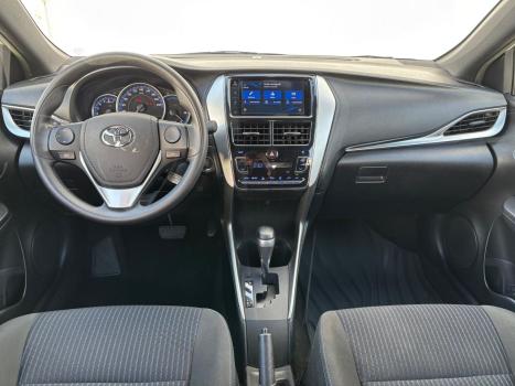 TOYOTA Yaris Hatch 1.3 16V 4P FLEX XL PLUS TECH MULTIDRIVE AUTOMTICO CVT, Foto 10