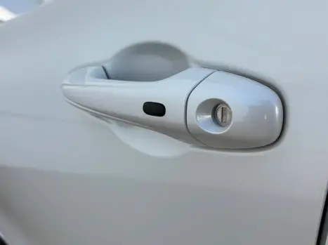 TOYOTA Yaris Hatch 1.3 16V 4P FLEX XL PLUS TECH MULTIDRIVE AUTOMTICO CVT, Foto 14