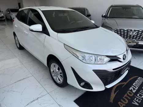 TOYOTA Yaris Hatch 1.3 16V 4P FLEX XL, Foto 2