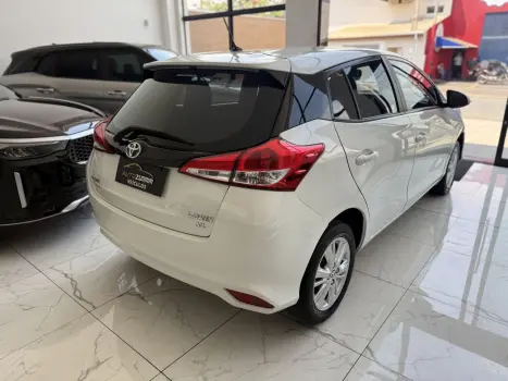 TOYOTA Yaris Hatch 1.3 16V 4P FLEX XL, Foto 4