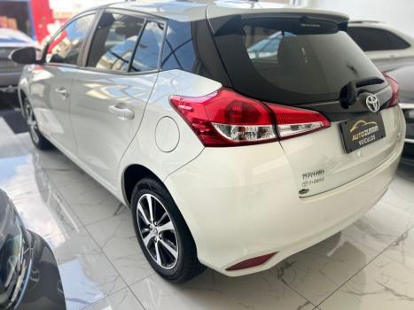 TOYOTA Yaris Hatch 1.3 16V 4P FLEX XL, Foto 4