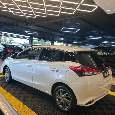 TOYOTA Yaris Hatch 1.5 16V 4P FLEX XS CONNECT MULTIDRIVE AUTOMTICO CVT, Foto 4