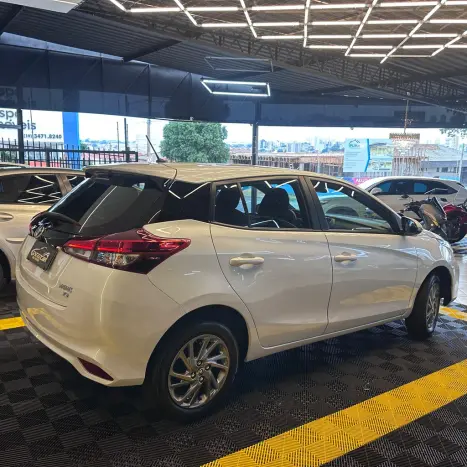 TOYOTA Yaris Hatch 1.5 16V 4P FLEX XS CONNECT MULTIDRIVE AUTOMTICO CVT, Foto 5