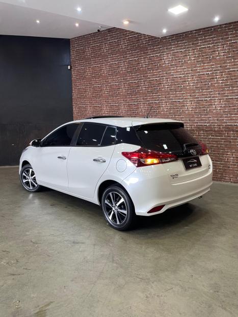 TOYOTA Yaris Hatch 1.5 16V 4P FLEX XLS CONNECT MULTIDRIVE AUTOMTICO CVT, Foto 3