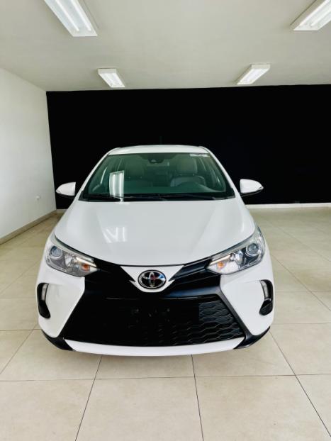 TOYOTA Yaris Hatch 1.5 16V 4P FLEX XS MULTIDRIVE AUTOMTICO CVT, Foto 3