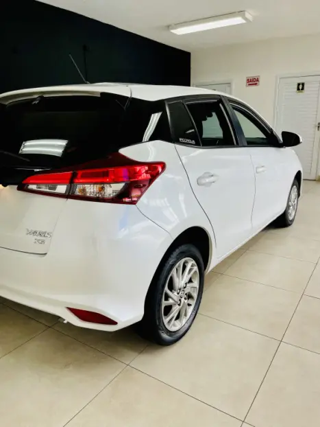 TOYOTA Yaris Hatch 1.5 16V 4P FLEX XS MULTIDRIVE AUTOMTICO CVT, Foto 13