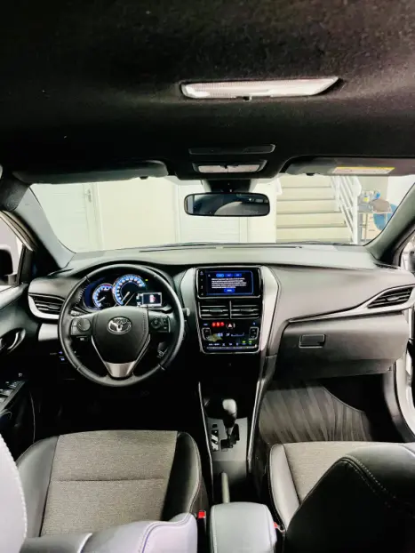 TOYOTA Yaris Hatch 1.5 16V 4P FLEX XS MULTIDRIVE AUTOMTICO CVT, Foto 20