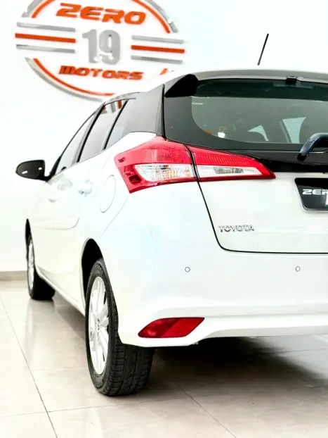 TOYOTA Yaris Hatch 1.3 16V 4P FLEX XL MULTIDRIVE AUTOMTICO CVT, Foto 2