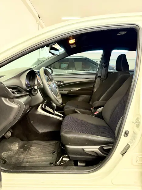 TOYOTA Yaris Hatch 1.3 16V 4P FLEX XL MULTIDRIVE AUTOMTICO CVT, Foto 14